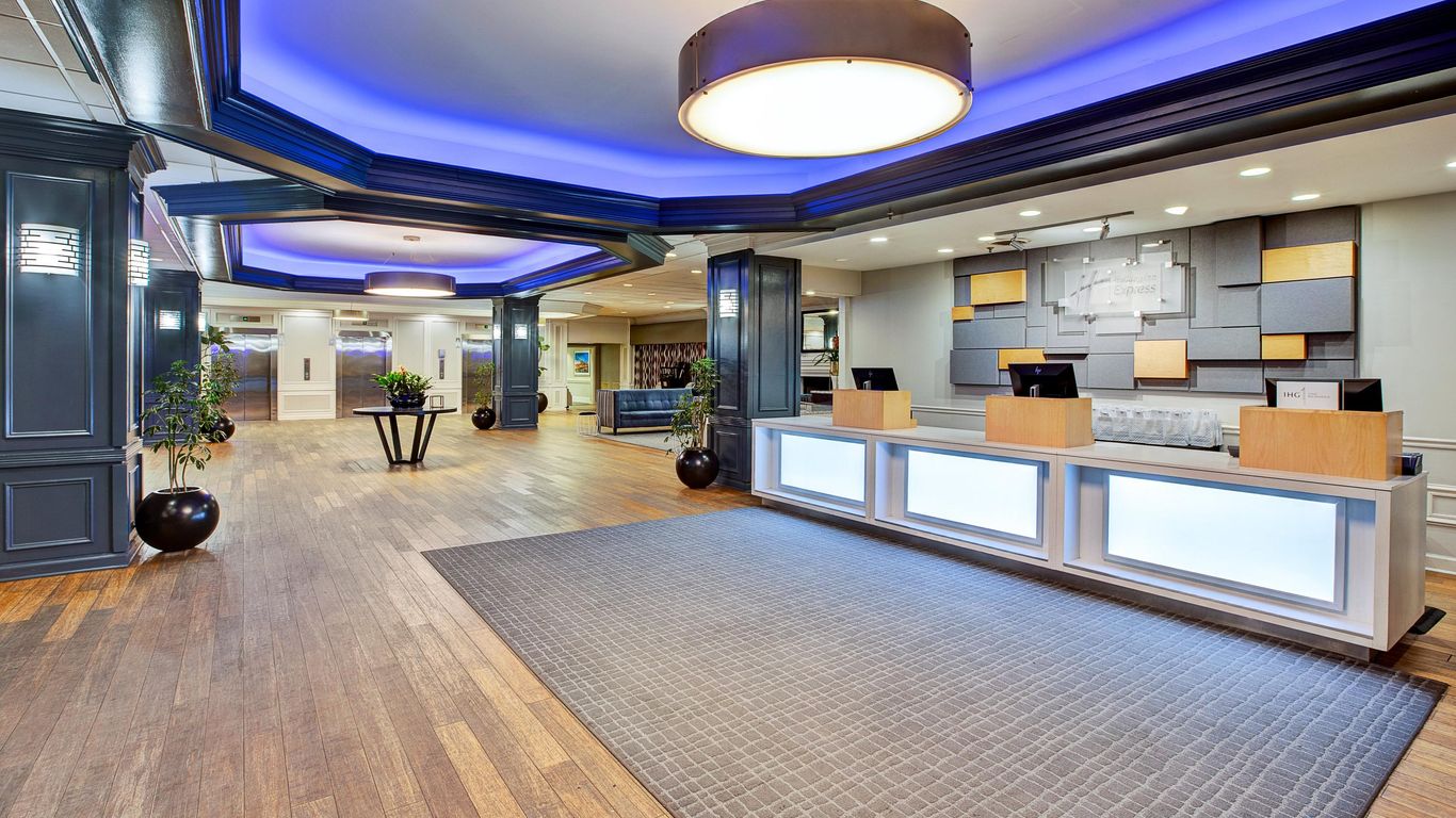 Holiday Inn Express Nashville Downtown - Broadway By IHG