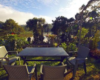 Reflections Guest House - Ooty - Patio