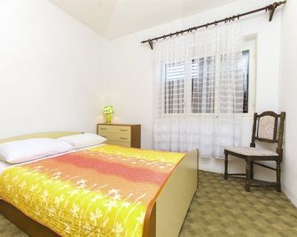 Apartments Smilja - Tribunj - Habitación
