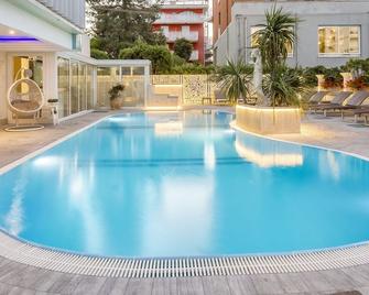 Hotel Feldberg - Riccione - Bazén