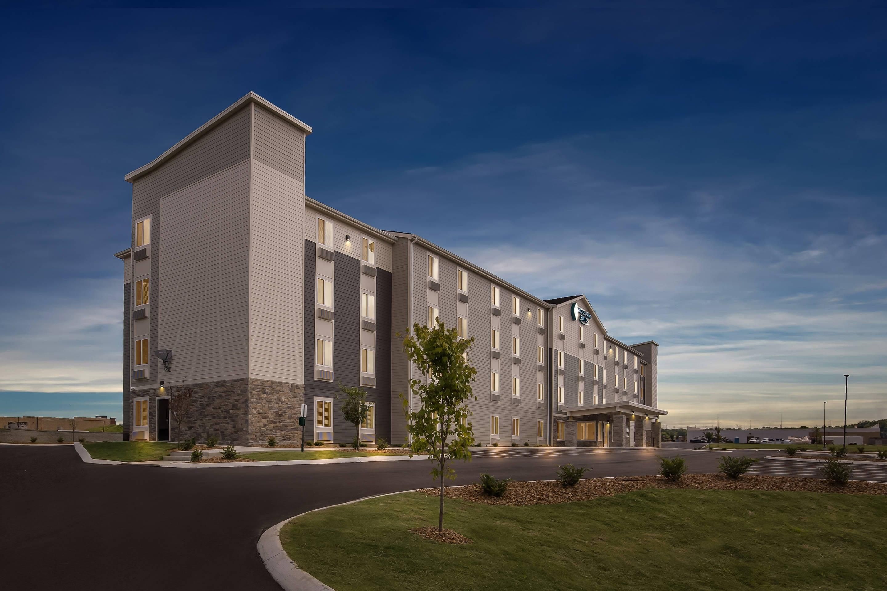 Woodspring Suites Jackson Hub City - ג'קסון - בניין