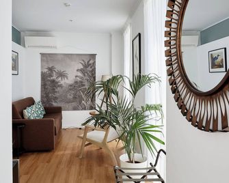 Casa Apollo Guesthouse - Faro - Living room