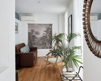 Casa Apollo Guesthouse - פארו - סלון