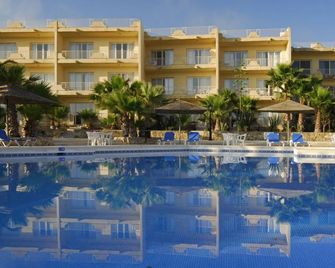 Ta Frenc Apartments - Għasri - Piscina