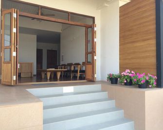 Norn Nab Dao Rimkhong - Chiang Khan