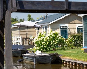 Nice chalet with ac and sloop - Giethoorn - Binnenhof