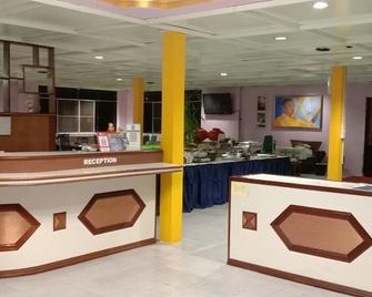 Wayn Zen Rose Cabin - Kundasang - Front desk