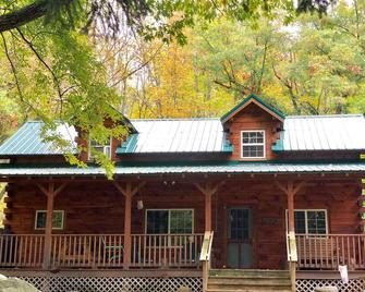 Cozy Authentic Amish Cabin, 5 Acres Of Privacy, 4 Wheel Trail, Snowmobile Trail - Trego - Building