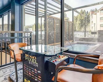 Village at Breckenridge Studio 4301 - Ski-In/Ski-Out! - Breckenridge - Balcón