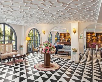 Welcomheritage Santa Roza Kasauli - 格紹利 - 大廳