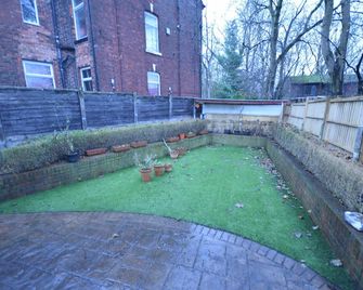 Cosy 2bdr House With Driveway Near Manchester - Manchester