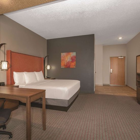 La Quinta Inn & Suites by Wyndham South Jordan image 1