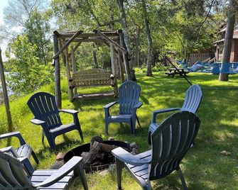 Crosslake Chain/Charming Family Cabin! - Pine River - Patio