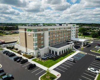 Holiday Inn & Suites Farmington Hills - Detroit Nw By IHG - Farmington Hills - Budova