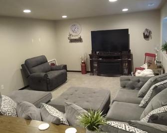 Sturgis Rally 2022 - Summerset - Living room