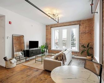 1850 Loft - Renfrew