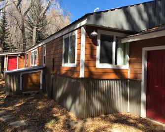 Gunnison River Getaway - Pet Friendly, Secluded, Quiet, Ev Charging - Gunnison - Outdoors view