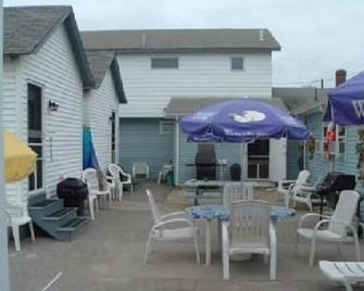 Patras Grand Beach Motel - Old Orchard Beach - Patio