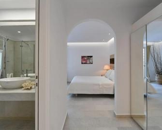 Astir Of Paros - Naousa