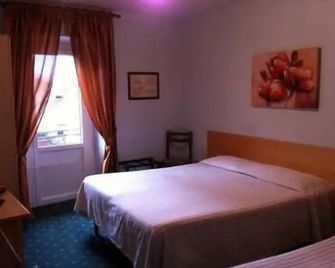 Albergo Centrale - Fino Del Monte