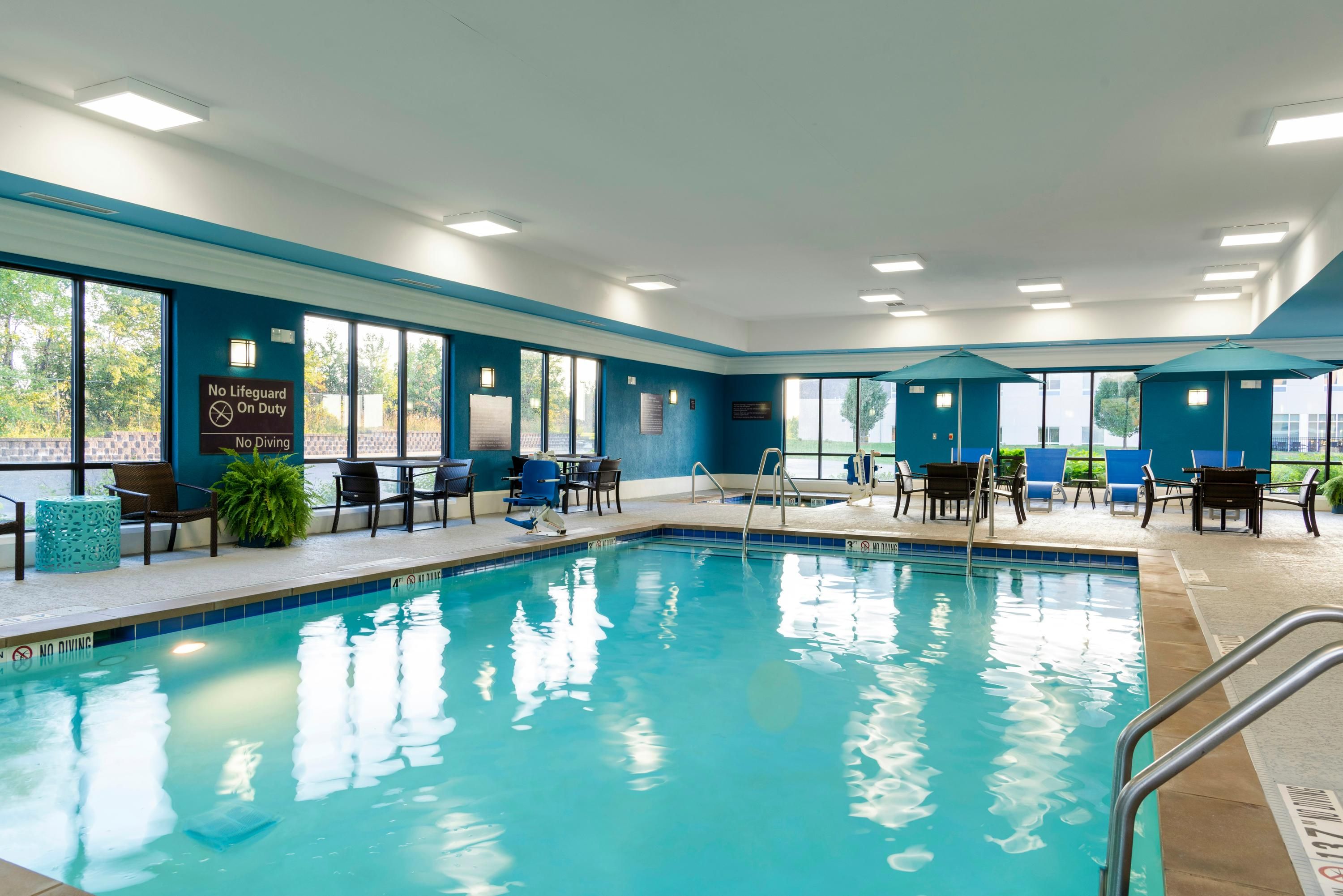 Hampton Inn & Suites Marshalltown - Marshalltown - Piscina