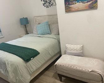 Bienvenido! espacio cómodo para dormir y vacacionar en un ambiente relajado - North Miami - Bedroom