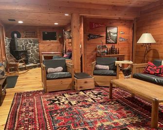 The Cabin On Valentine - Ski Gore, Lake Placid, Lake George - Pottersville - Living room