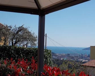 Lower Floor Apartment Sea View - 라스페지아 - 발코니