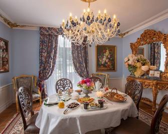 La Rose de Ducey, Romantic room \'La Rose Féérique\' in the bay of Mt St Michel - Ducey-Les Chéris - Salle à manger