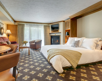 The Highlands at Harbor Springs - Harbor Springs - Bedroom