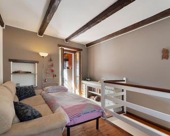 Apartment 'La Ghianda' with Terrace & Wi-Fi - Cossogno - Living room