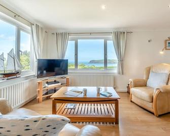 Bwthyn Trefdraeth - Two Bedroom House, Sleeps 4 - Newport - Living room