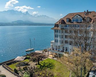 Hotel Restaurant Bellevue au Lac - Hilterfingen