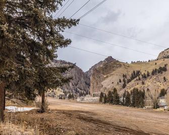 401 Capital Ave - Creede - Edificio