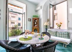 Upscale Central Amalfi Apartment In 19th-century Building - Amalfi - Dining room