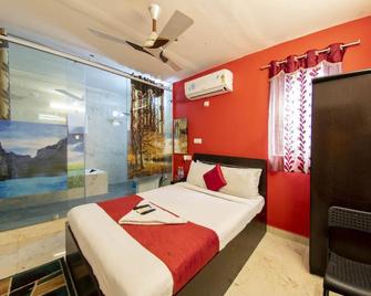 Qube Inn - Hyderabad - Bedroom