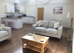 Ice House Apartments - Swansea - Living room