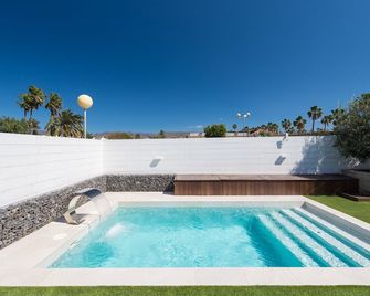 Private pool and spectacular barbecue area - San Bartolomé de Tirajana - Piscine
