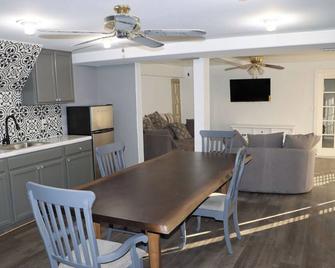 Mountain View Studio - Hemet - Dining room