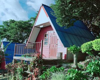 Ukrist Farm Hill - Thoeng - Building