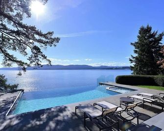 Oceanside Lodge Saanich Inlet - Mill Bay - Pool