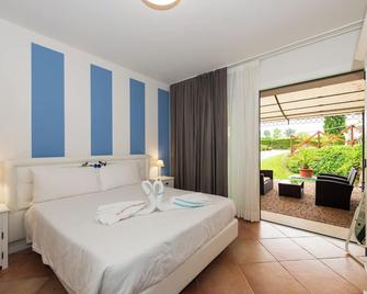 Bertoletta Village Apartments - Peschiera del Garda - Bedroom