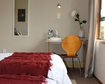 Jenny's Bed & Breakfast - New Plymouth - Bedroom