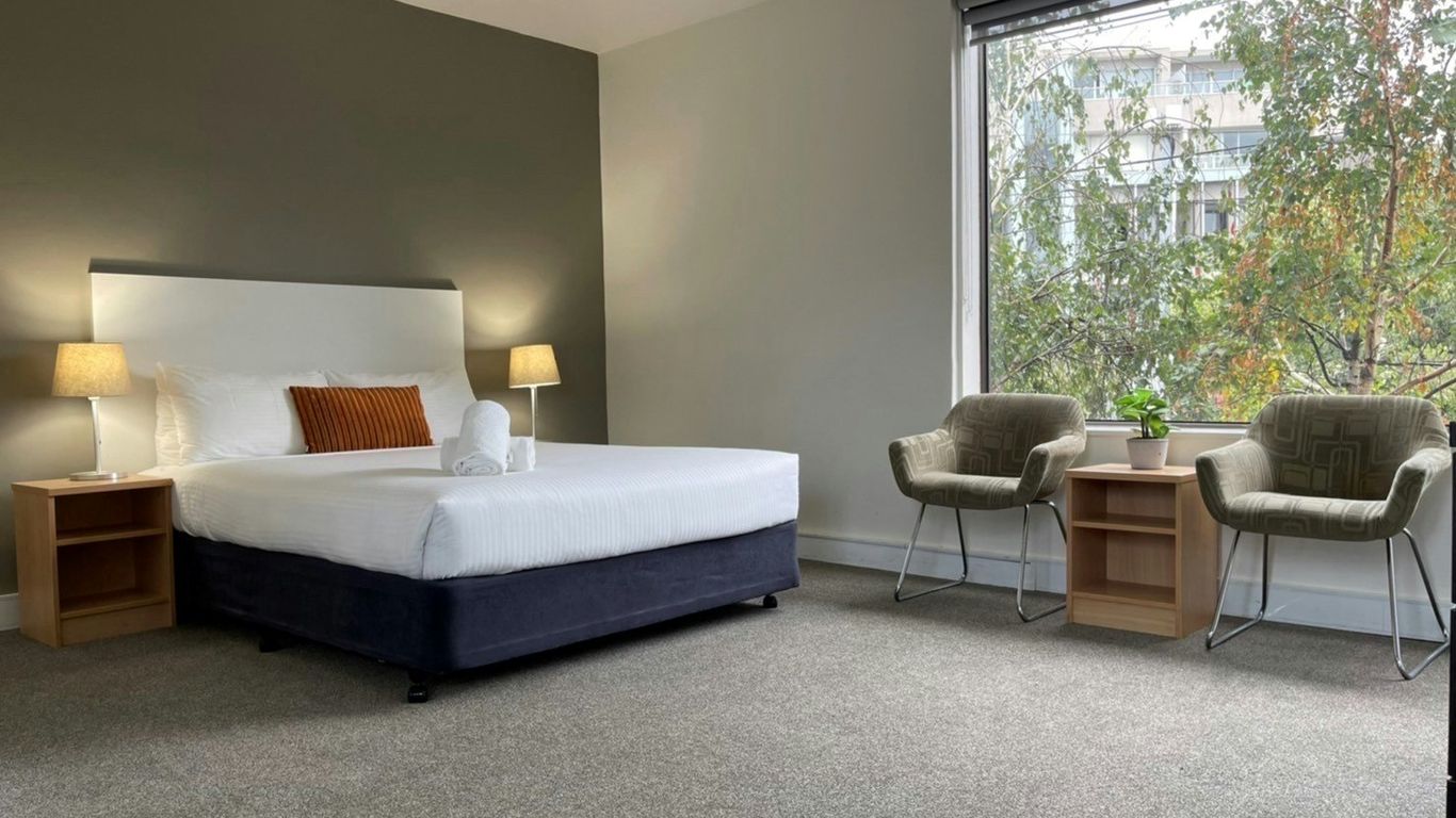 Cosmopolitan Hotel and Apartments