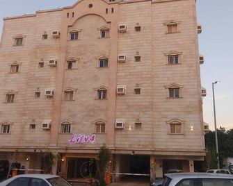 3 Bedroom Penthouse with Terrace, Full Kitchen, and All Amenities - Jeddah - Building
