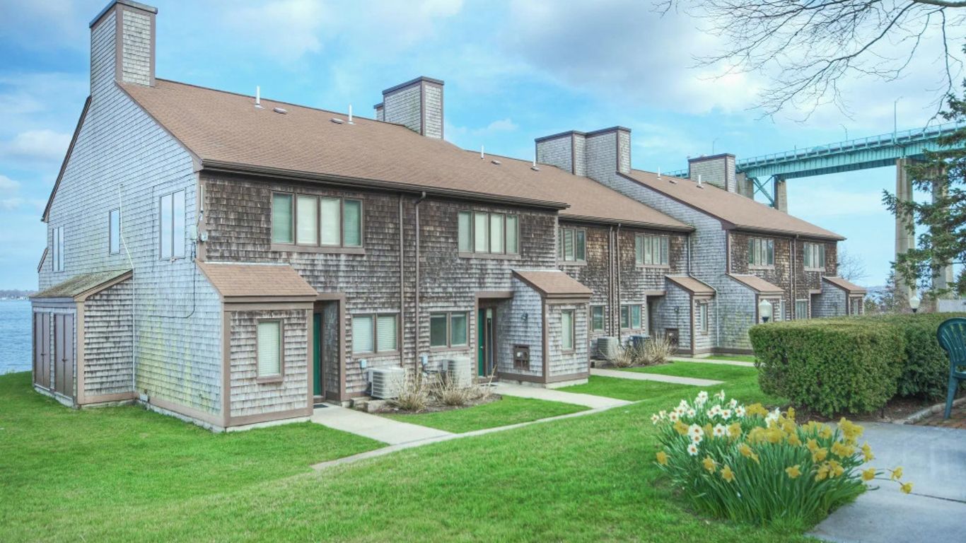 Wyndham Newport Overlook