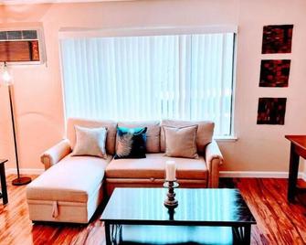 Entire Apartment Gated Community - Stockton - Sala de estar