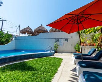 Hotel Delfin - Barra de Navidad - Piscina