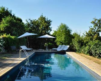 L'etable - Cottage That Overlooks Miles Of Woodland - Puyjourdes - Piscina