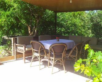 Aydeniz Otel - Mesudiye - Patio